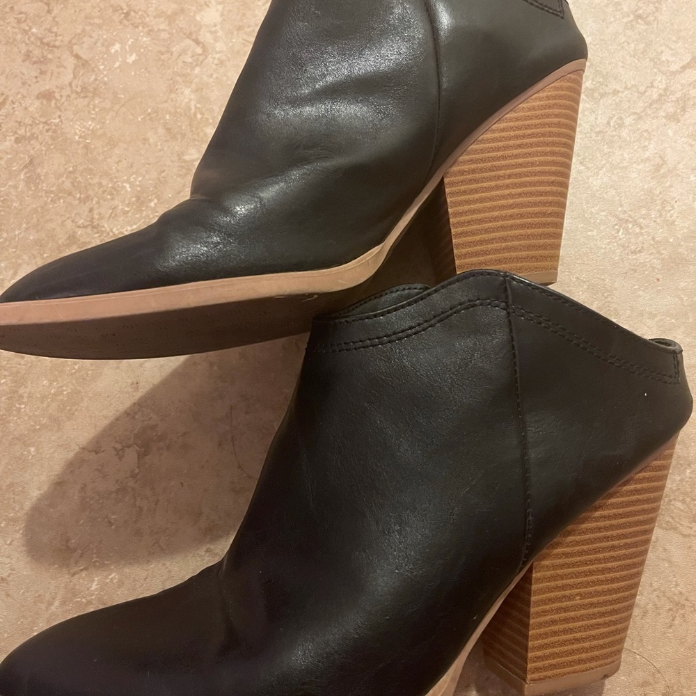 Dolce Vita black mules size 9 1/2 9.5